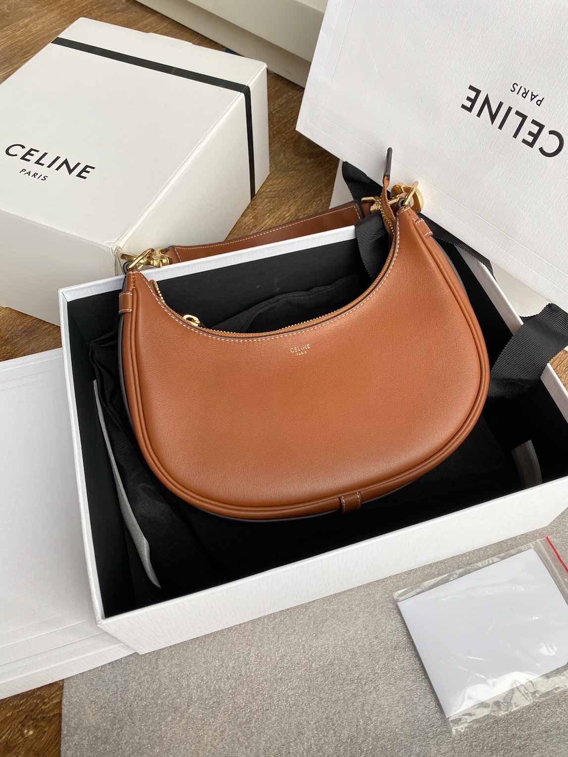 910 Original Celine AVA STRAP Medium Smooth Cow Leather Handbag New Full Leather Underarm Bag Dimensions: 24