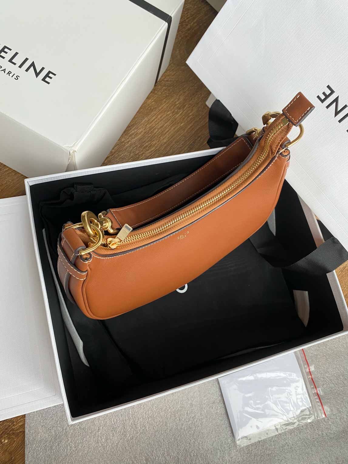 910 Original Celine AVA STRAP Medium Smooth Cow Leather Handbag New Full Leather Underarm Bag Dimensions: 24
