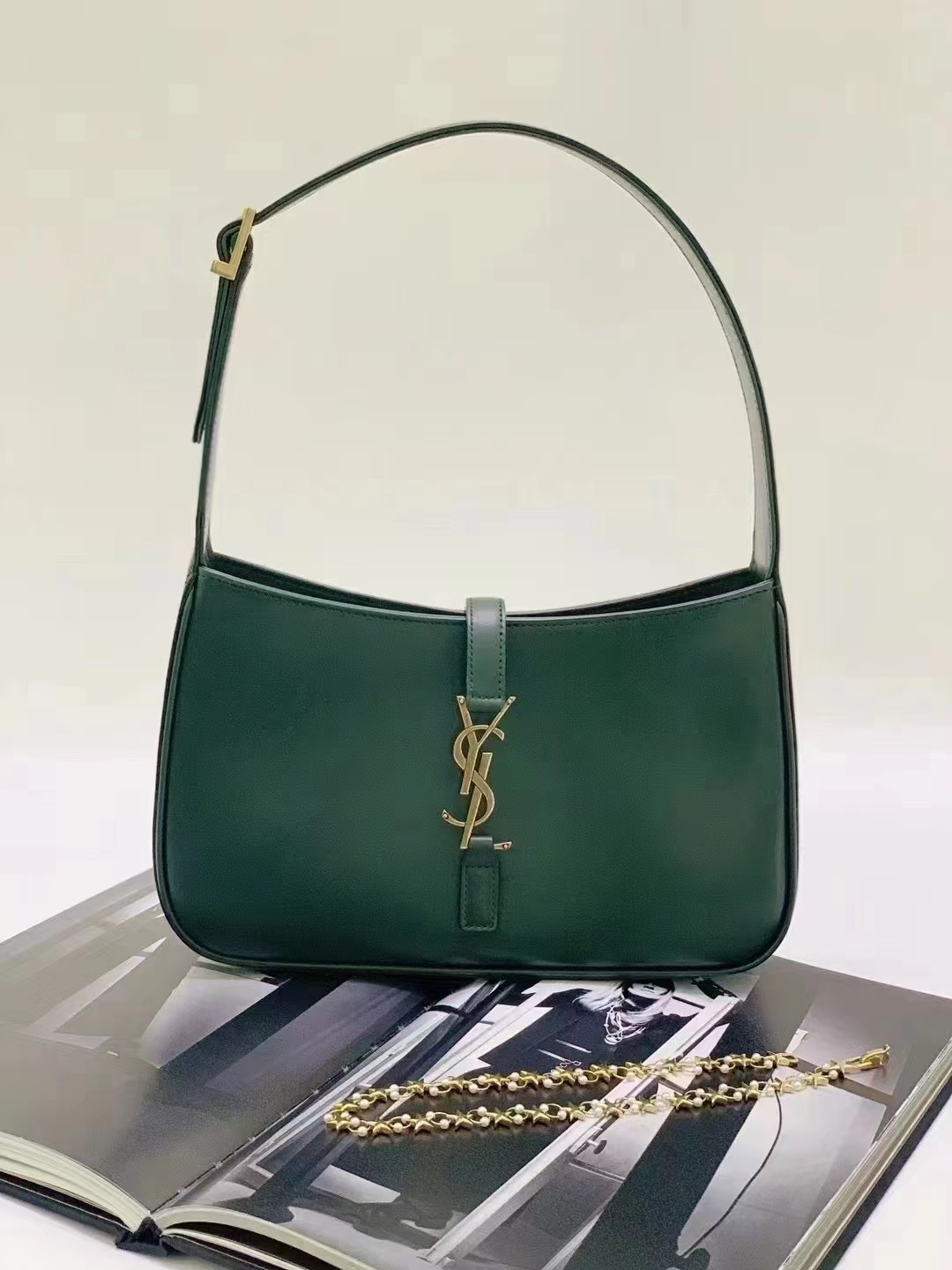 Saint laurent Ysl LE 5 À 7 平纹腋下包 657228绿色