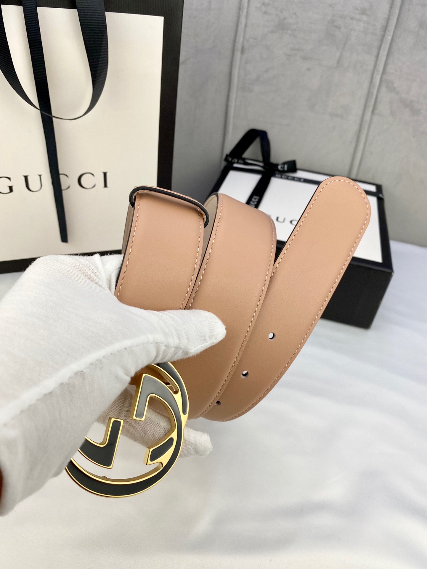 宽度3.8cmGUCCI这款光面皮革