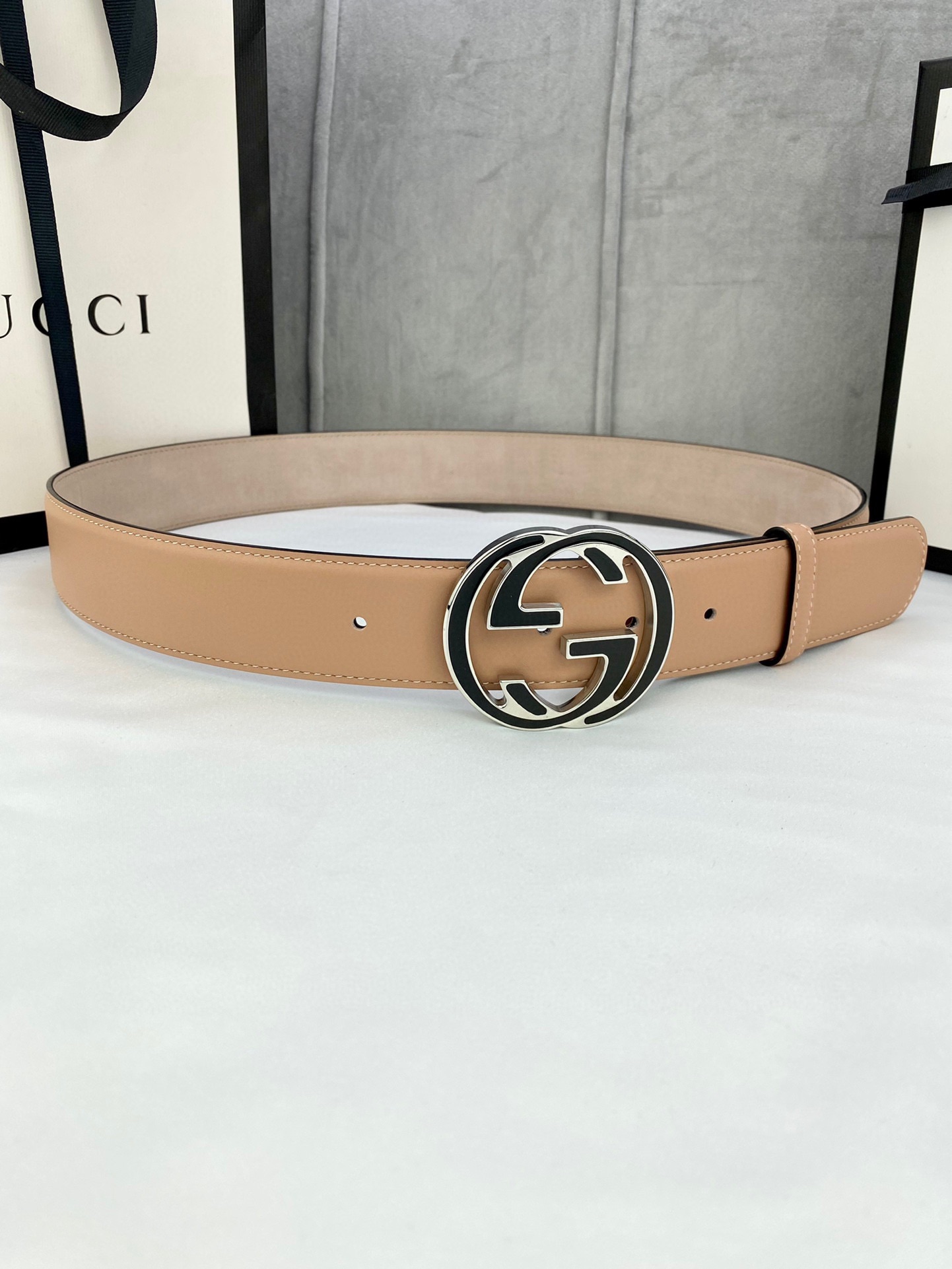 宽度3.8cmGUCCI这款光面皮革