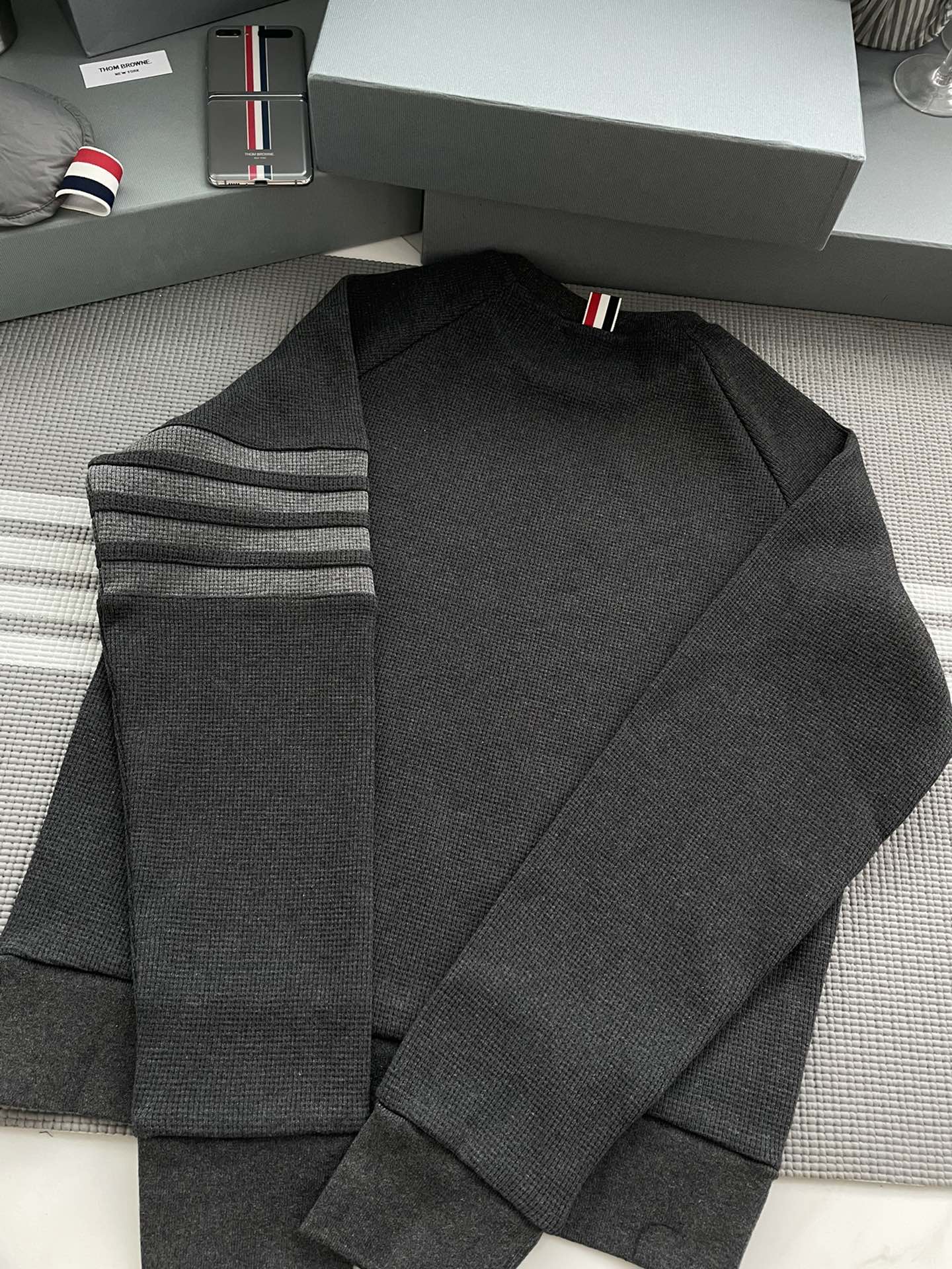 톰브라운 남성 긴팔 129794 Thom Browne Long Sleeve 썸네일 이미지
