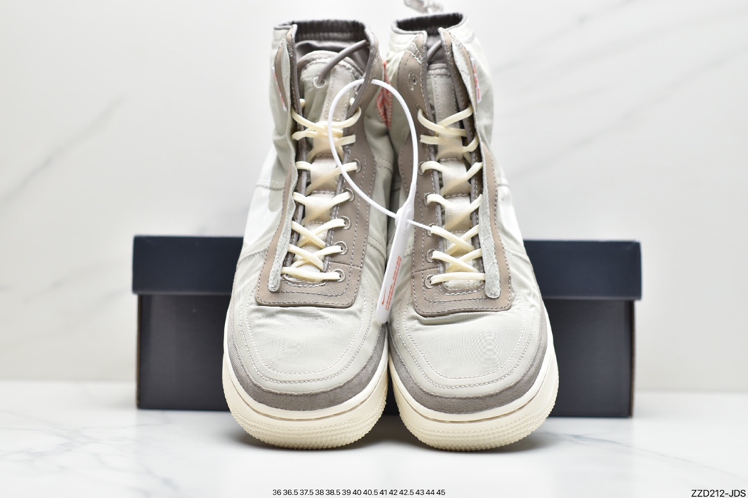 250 耐克Nike Air Force 1 Hi Shell 全新系带方案眼前这双 Nike Air Force 1 Hi Shell DO7450