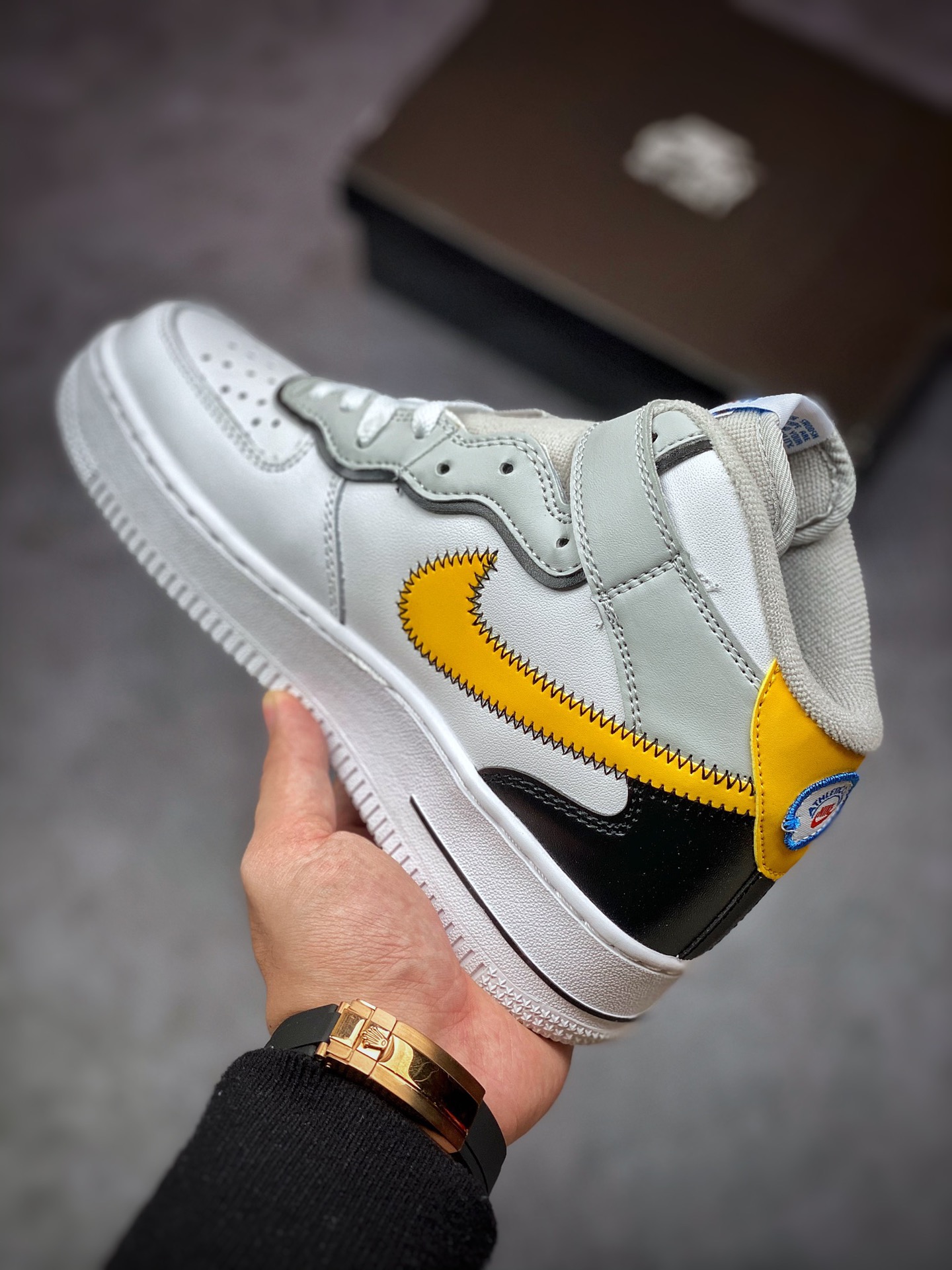 220 Air Force 1 ’07 Mid 白灰黄缝线 DH7451-101