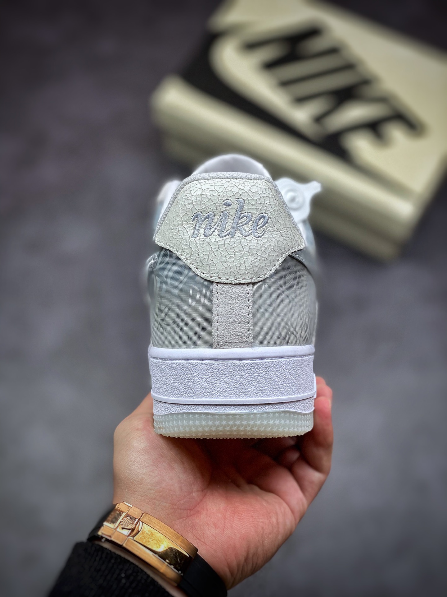 240 Air Force 1 Low 太空银金扣50周年 DA8302-333