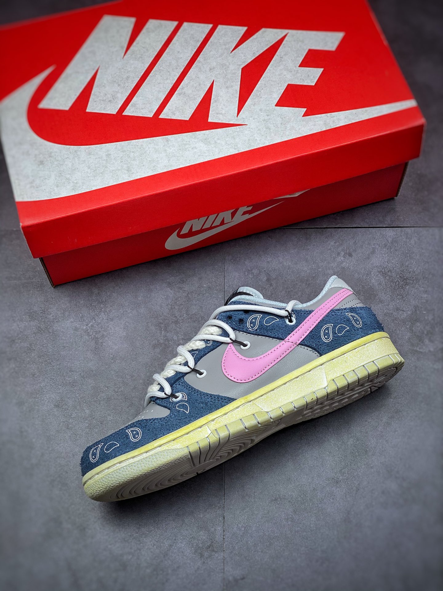 300 NIKE SB Dunk Low Retro 定制版本 解构Vibe做旧风腰果花板鞋 DH7913-001