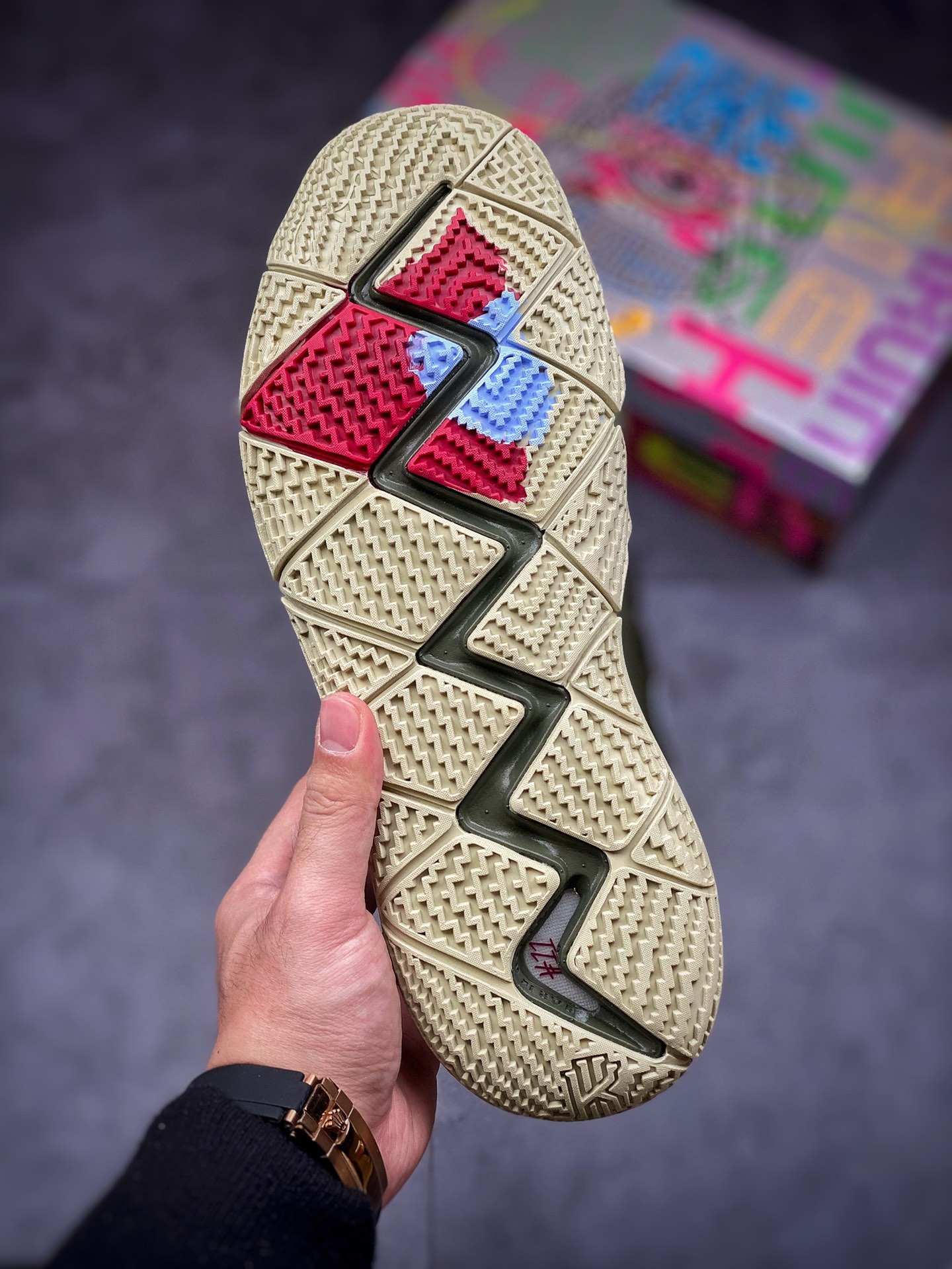 290 #灭世 NIKE Kybrid 欧文S2 军绿迷彩鸳鸯 实战篮球鞋 CT1971-300