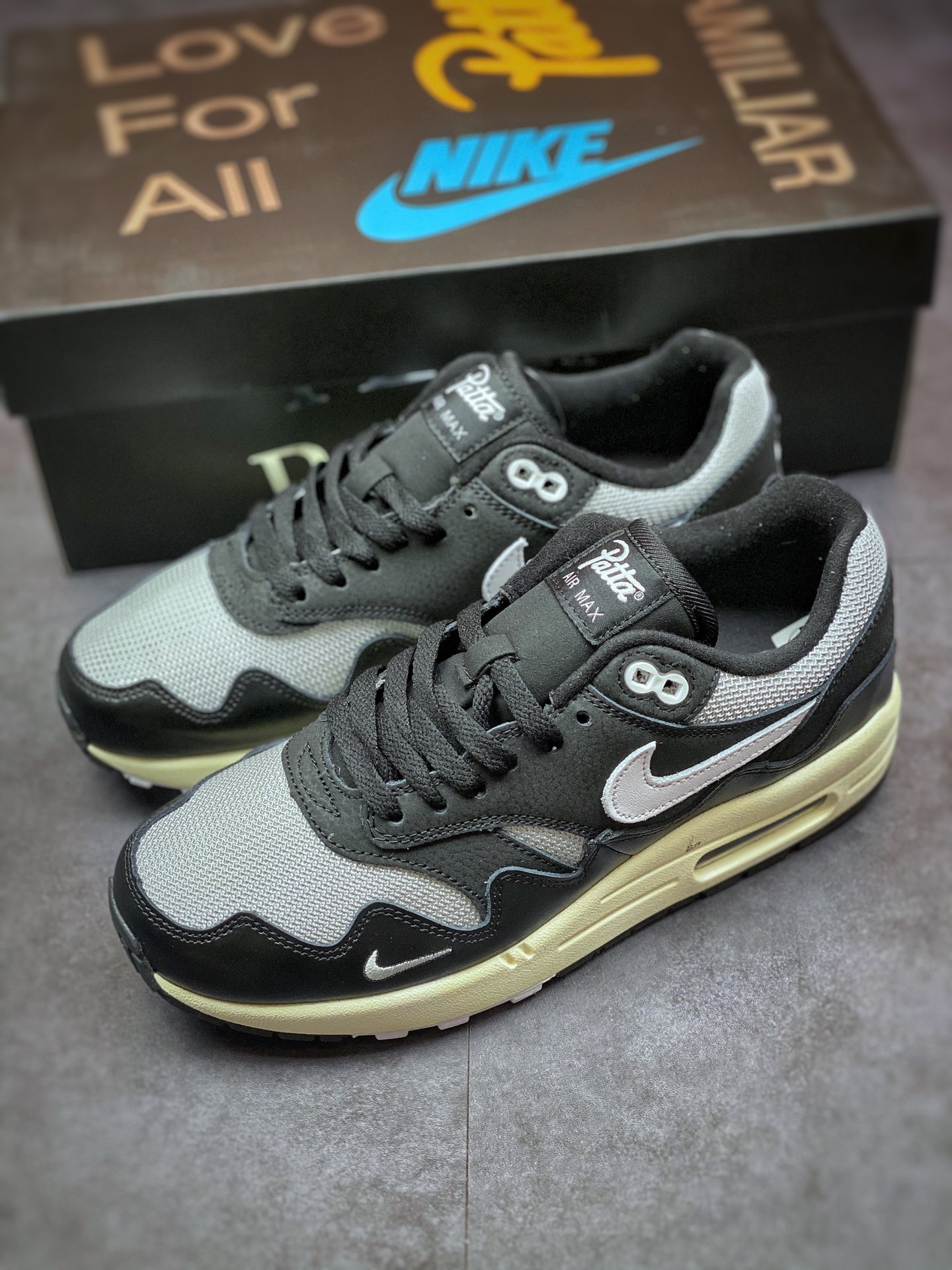 220 Patta x Nike Air Max 1 复古休闲跑步鞋 波浪纹 黑白 男女同款DQ0299-001