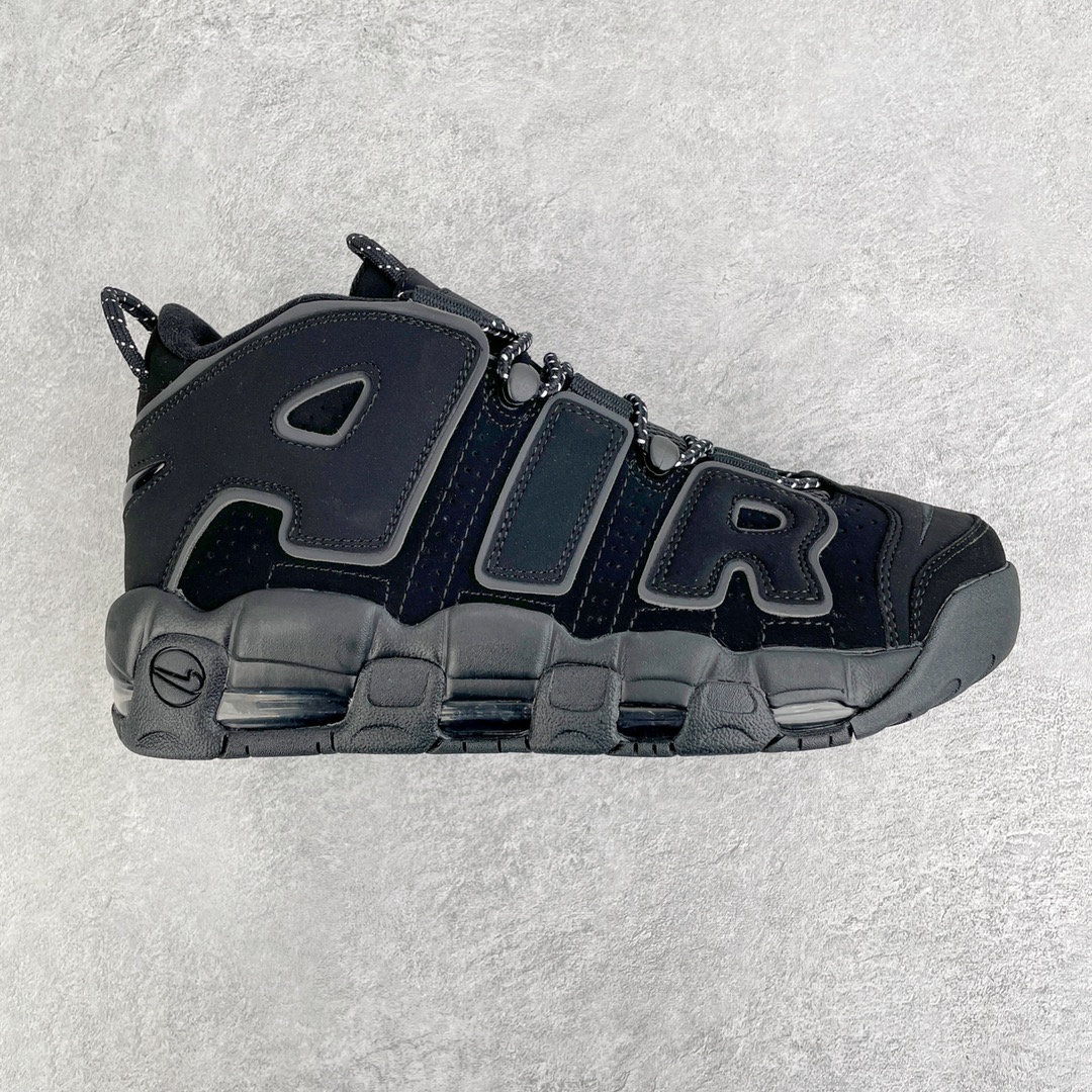 H5 原装 NK Air More Uptempo ’96 OG 皮蓬大AIR 黑武士 414962-004 以流行于街头的涂鸦文化为设计灵感，整体的设计风格夸张而充满魅力，厚实而充满质感的皮质鞋面两侧印刻了一对巨大的字母“AIR”，独特炫酷的外观惊艳无比