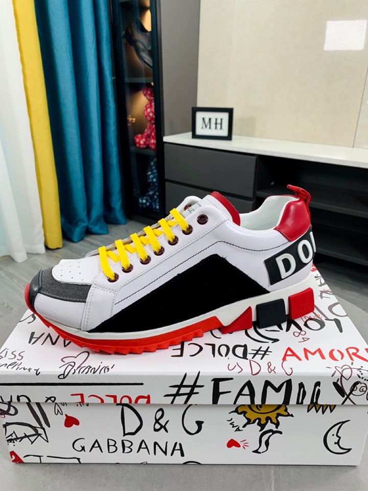 J0  Dolce＆Gabbana最新官网配色，原单品质进口头层牛皮➕牛里[得意]论材料做工完胜市场所有版本💕最高品质出货 实物拍摄，面料进口凸显品牌独特魅力😘鞋带也是原版定制👻经典系带款鞋 上脚十分舒适 、