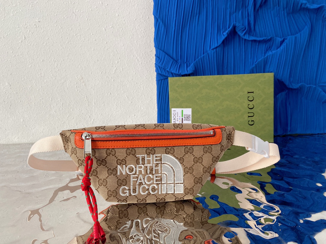Gucci 古奇   x The North Face 联名TNF北面系列 刺绣腰包 胸包 男女通用斜挎包 采用精湛镶嵌细工，实物拍摄 原厂原版面料 650299 配送小票防尘袋 礼盒 27 x 14 cm。