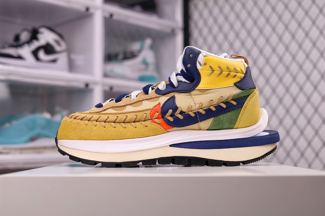 I5  大厂批次 Jean Paul Gaultier x Sacai x NK VaporWaffle High 卡其色 DH9186- H0 改良马拉松高帮解构设计前卫变形厚底休闲慢跑鞋 升级正确4层组合鞋底型原楦原纸版开发采用头层皮革组合头层磨砂软皮及复合牛津布面材质鞋面后跟嵌入V型TPU稳固支架中底嵌入超轻发泡EVA缓震材质及U型TPU架双层进口无味切片打磨组合鞋底