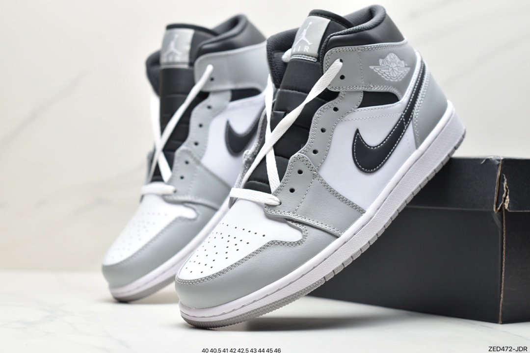 260 Air Jordan 1 Mid ”Light Smoke Grey” 中帮 灰白黑 AJ1 554724-078