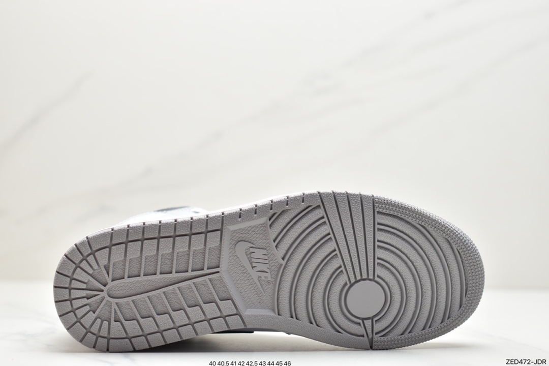 260 Air Jordan 1 Mid ”Light Smoke Grey” 中帮 灰白黑 AJ1 554724-078