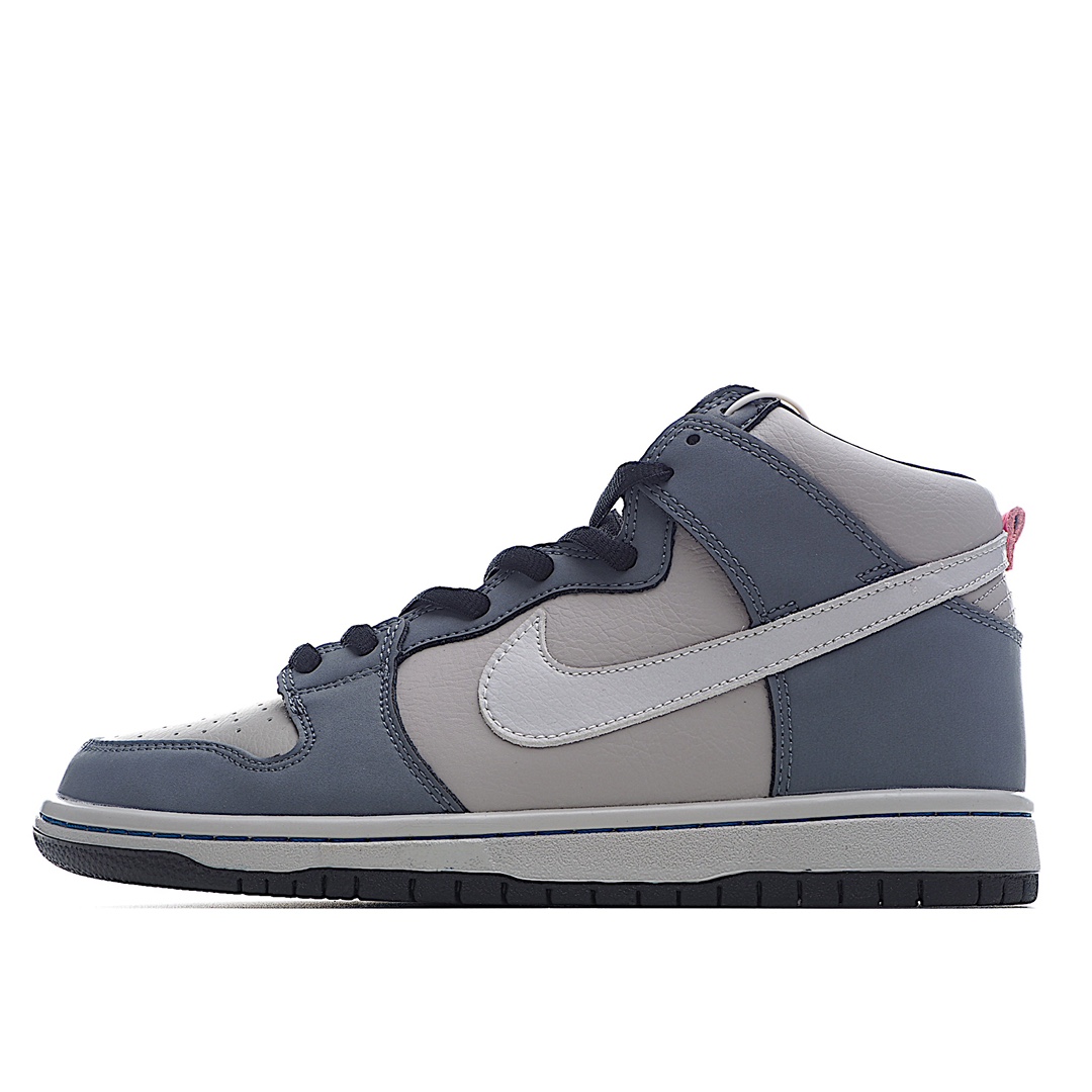 I0 Nike SB Dunk High Pro “Medium Grey”XZ 耐克 SB 高帮 高帮 燧石灰 整体以灰色调呈现，皮革与麂皮材质搭配，在鞋舌、后跟位置和鞋垫上，醒目的粉色和蓝色让鞋身整体足够醒目，此外，除了一副黑色鞋带之外，另外一副灰色的鞋带同样突出此次主题，为穿搭营造不同风格