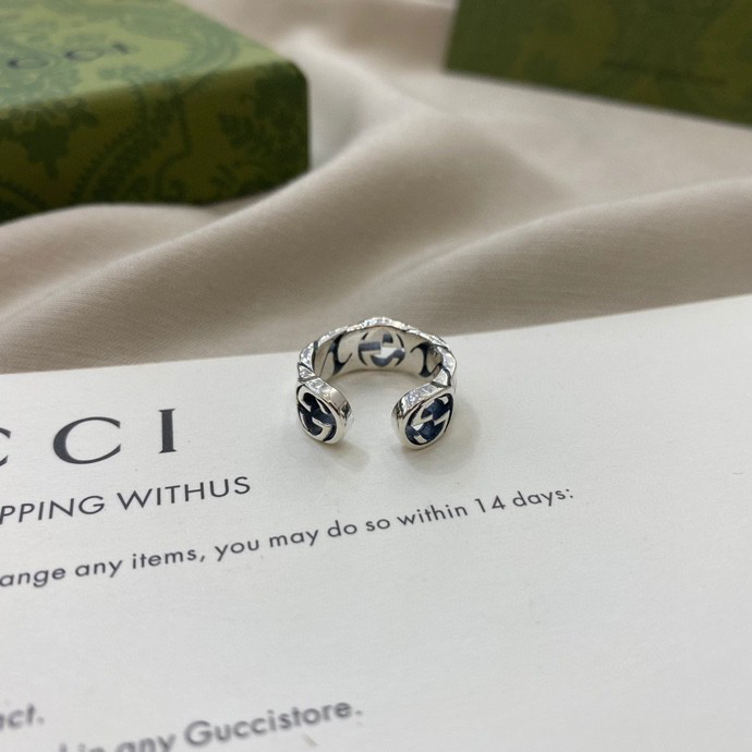 NO:101377,Gucci Gucci 925 sterling silver large three G interlocking ear bone clip size width 18mm also suitable as a tail ring, Gucci earrings, gucci, gucci, pure silver19860909Gucci古驰925纯银大号三个G互扣式耳骨夹 尺寸宽度18mm 也适合当尾戒哈,古驰耳钉,gucci,gucci,pure silver,Jewelry
