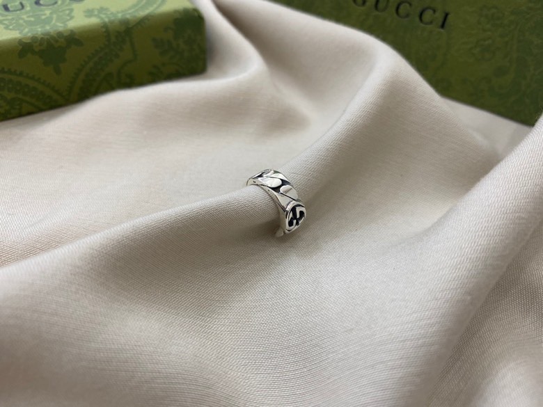 NO:101374,Gucci 925 sterling silver small double G interlocking ear bone clip size width 13.5mm is also suitable as a tail ring, Gucci stud earrings, gucci, gucci, pure silver19860909Gucci古驰925纯银小号双G互扣式耳骨夹 尺寸宽度13.5mm也适合当尾戒哈,古驰耳钉,gucci,gucci,pure silver,Jewelry