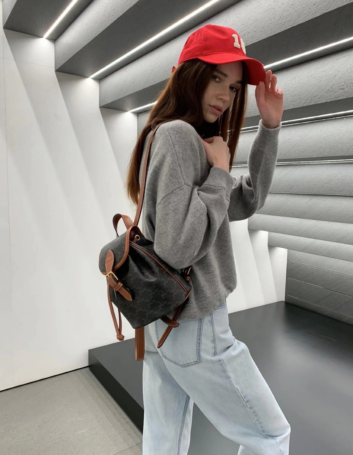 CELINE 22早春款凯旋门帆布印花双肩包 197662