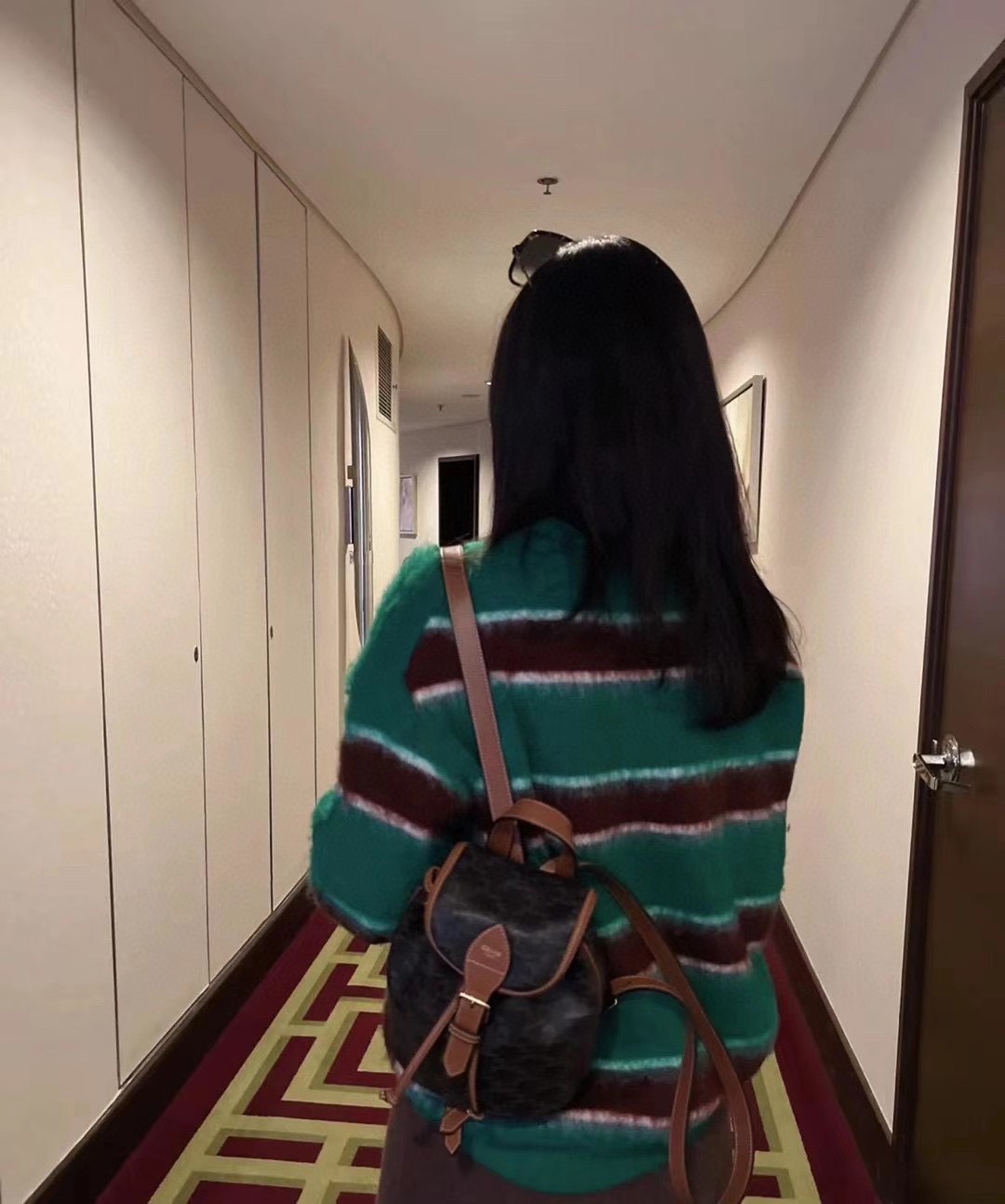 CELINE 22早春款凯旋门帆布印花双肩包 197662