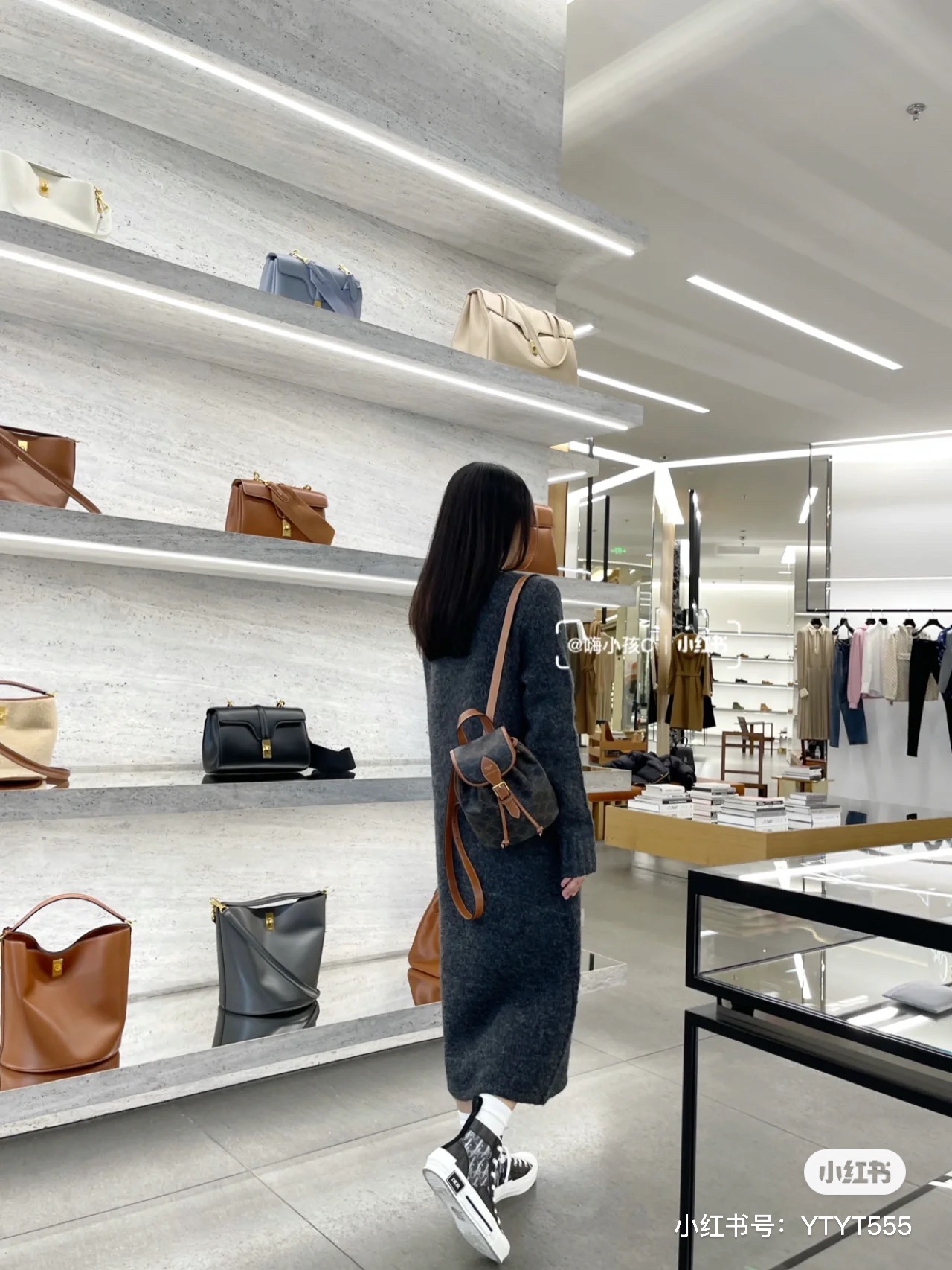 CELINE 22早春款凯旋门帆布印花双肩包 197662