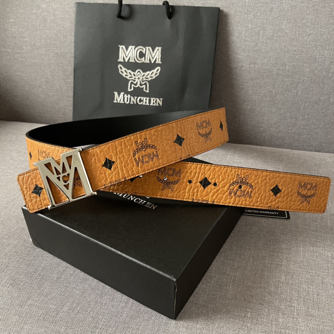 MCM这款多功能腰带一面由经典Vis