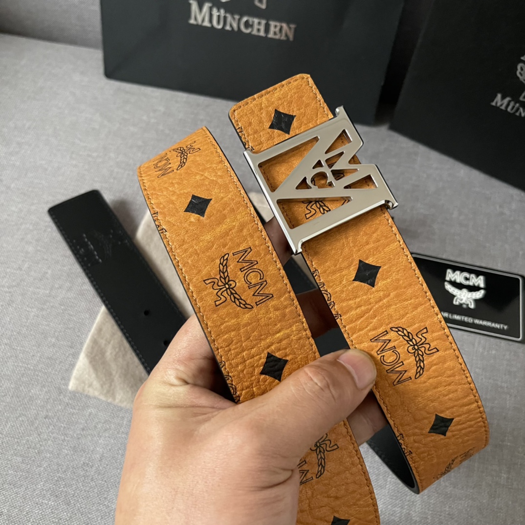 MCM这款多功能腰带一面由经典Vis