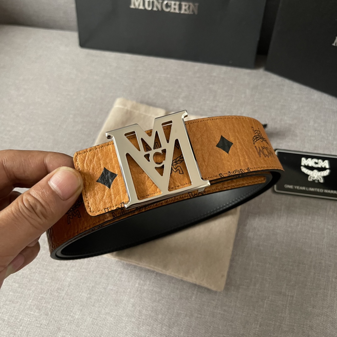 MCM这款多功能腰带一面由经典Vis