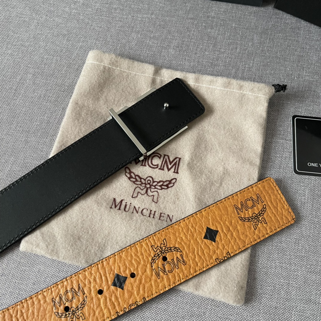 MCM这款多功能腰带一面由经典Vis