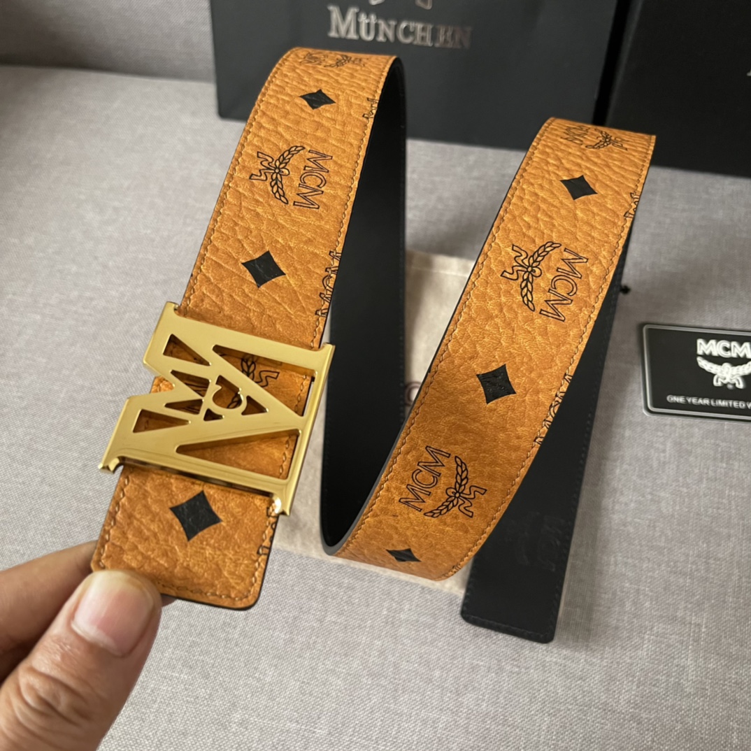 MCM这款多功能腰带一面由经典Vis