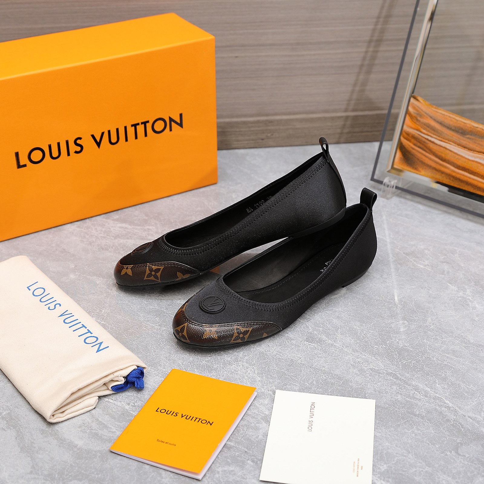 Louis Vuitton Shoes Moccasin Women Cowhide Fashion Casual
