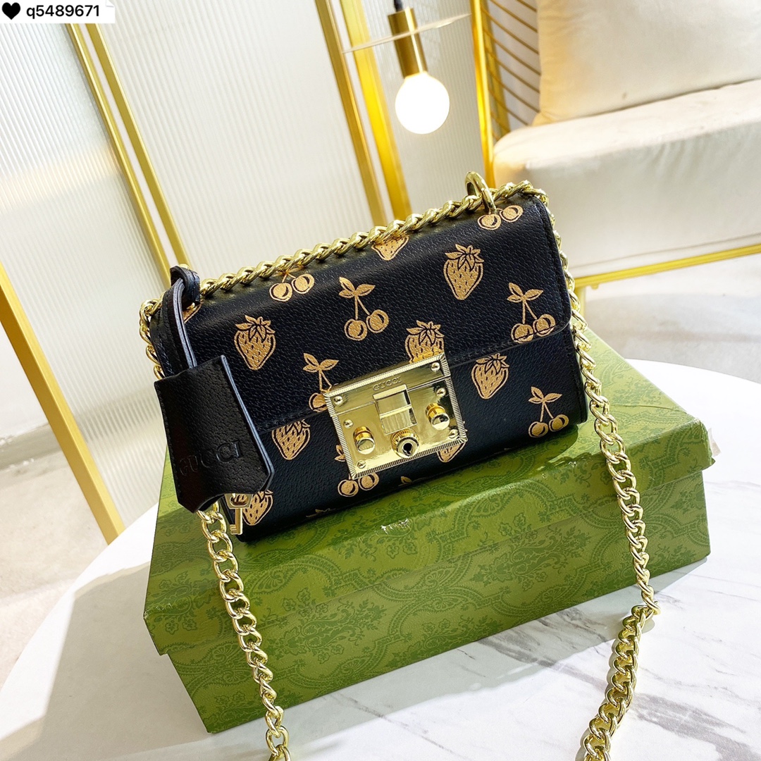 古驰G家方锁小方包 酷奇 Gucci 古奇 Gucci 法代国购 火抢爆购 独实家拍,搭配浅金色金五和链子,质一感流,可跨斜可单肩可手提，尺寸:20 13 8