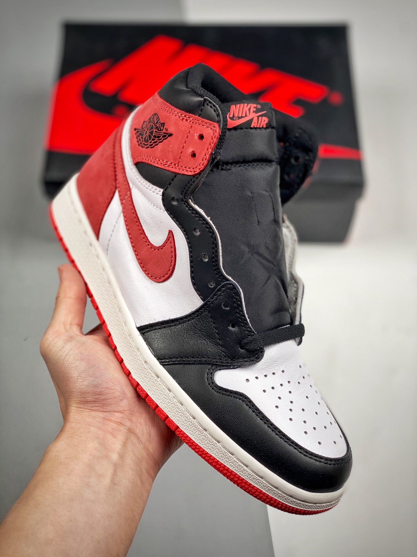 Air Jordan 1 “Obsidian” Dedo rojo, combinación negro y rojo. Relación calidad-precio. La mejor calidad en su rango de p…