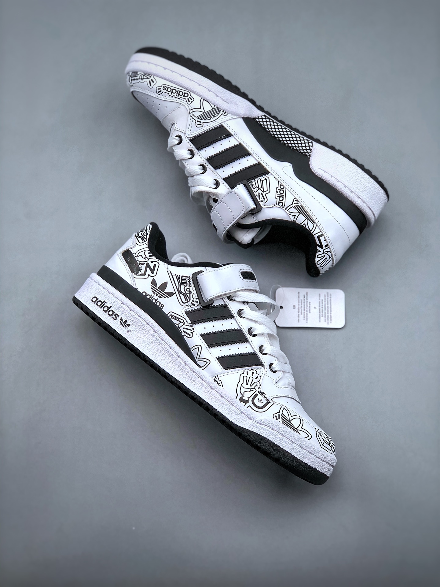 Adidas Originals Forum Low 黑白 涂鸦 低帮百搭潮流休闲运动板鞋插图8 Adidas Originals Forum Low 黑白 涂鸦 低帮百搭潮流休闲运动板鞋插图8