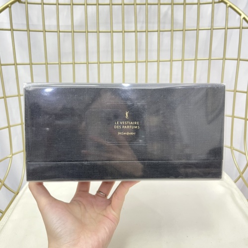 Yves Saint Laurent Le Vestiaire Des Parfums Sample Set - 30ml x 4 1 Yves Saint Laurent Le Vestiaire Des Parfums Sample Set - 30ml x 4