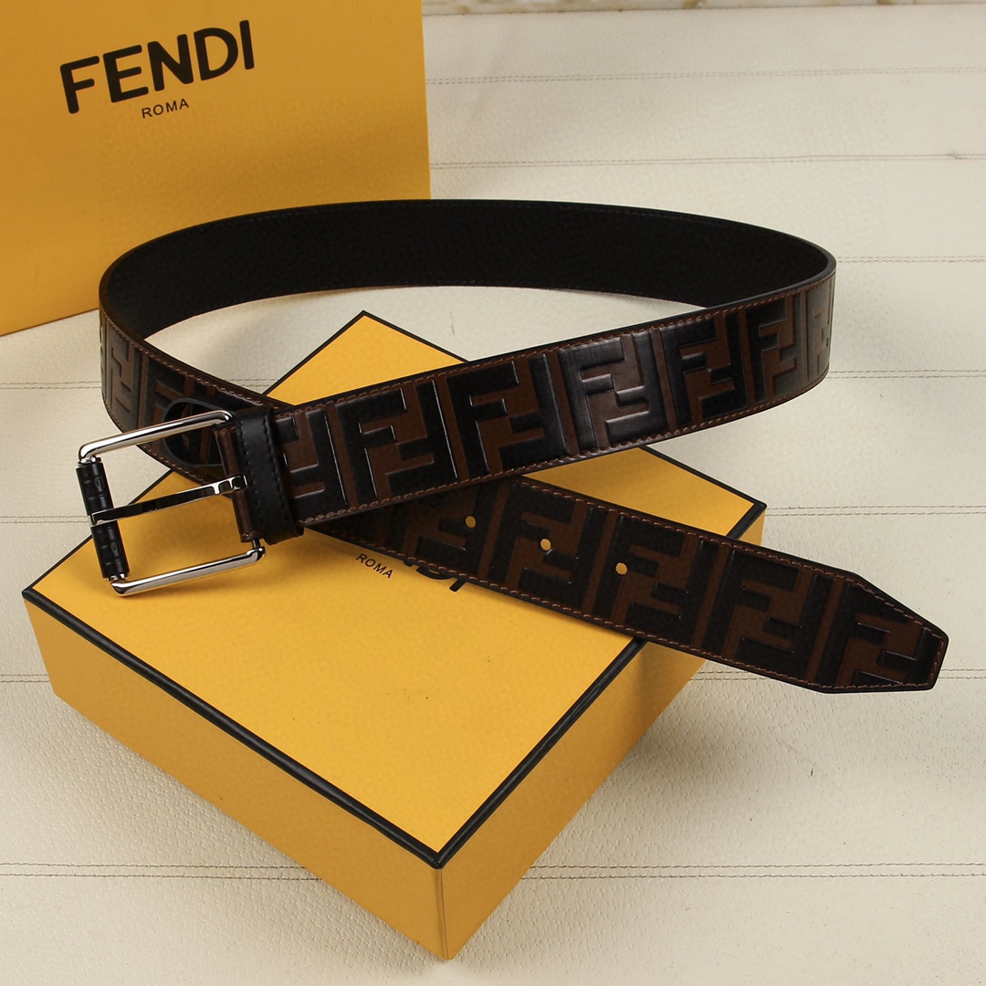 Fendi 五金做工精细 线条流畅 表面光滑 𝐙𝐏电镀工艺 香港通关【𝐇𝐀𝐀𝐒】 进口皮料