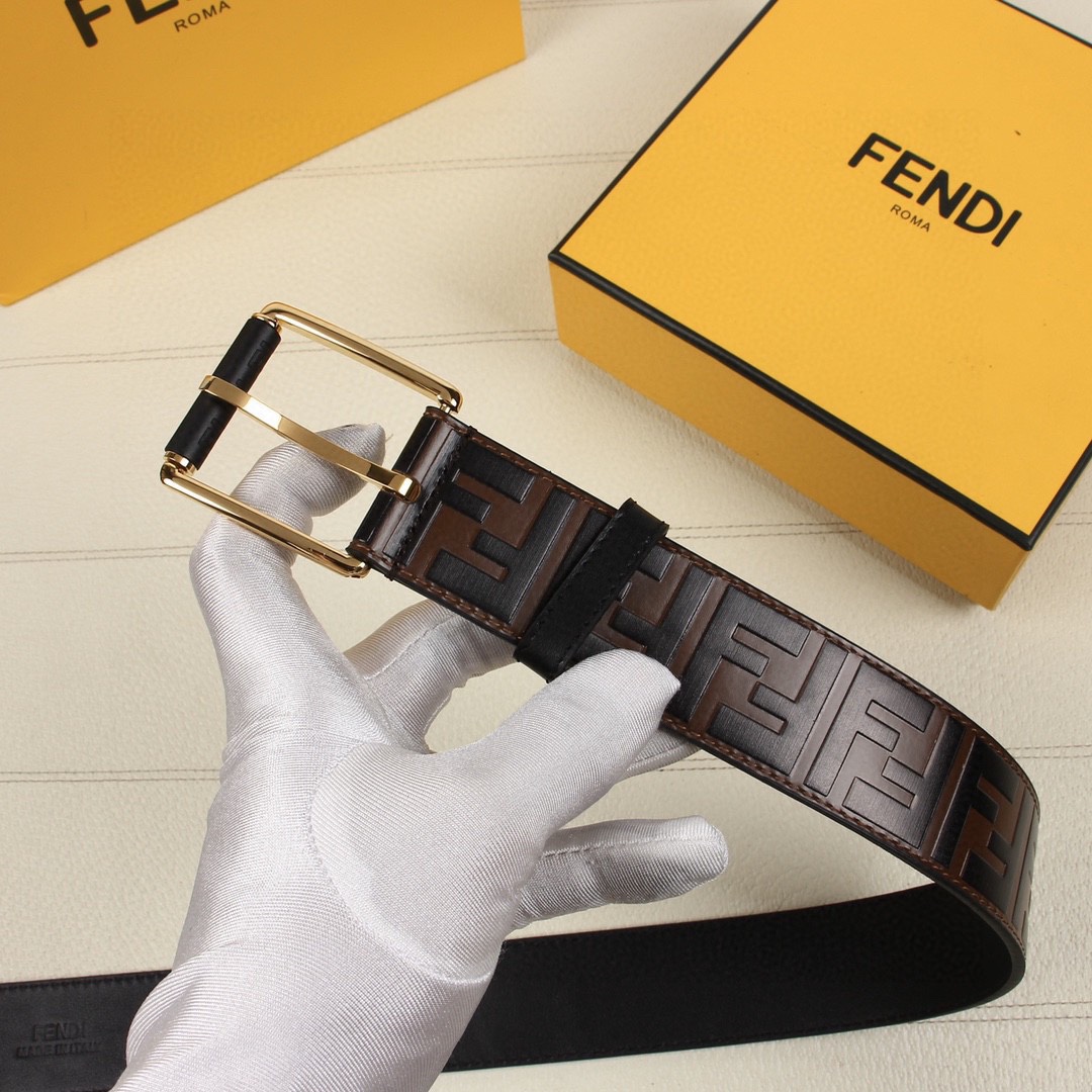 Fendi 五金做工精细 线条流畅 表面光滑 𝐙𝐏电镀工艺 香港通关【𝐇𝐀𝐀𝐒】 进口皮料