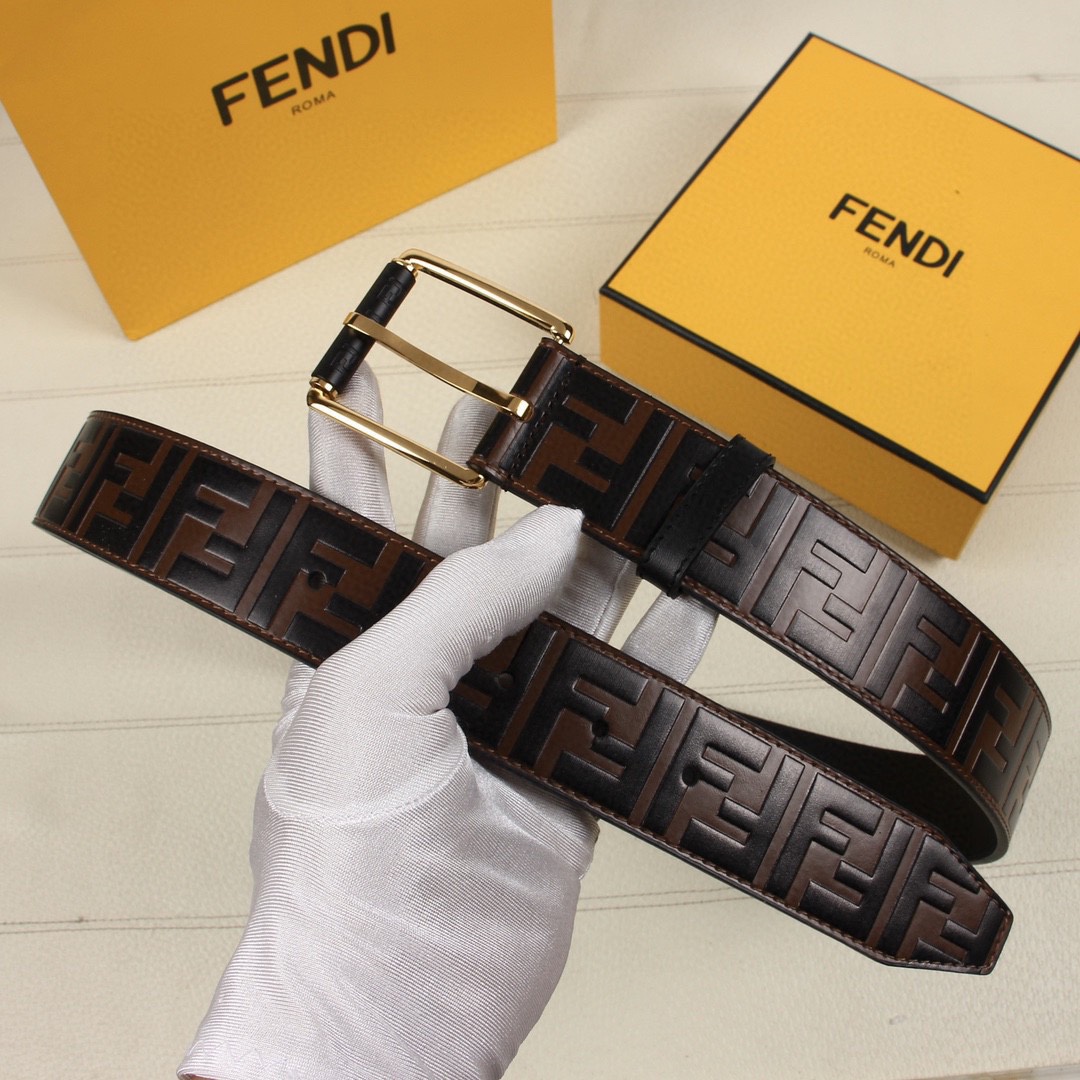 Fendi 五金做工精细 线条流畅 表面光滑 𝐙𝐏电镀工艺 香港通关【𝐇𝐀𝐀𝐒】 进口皮料