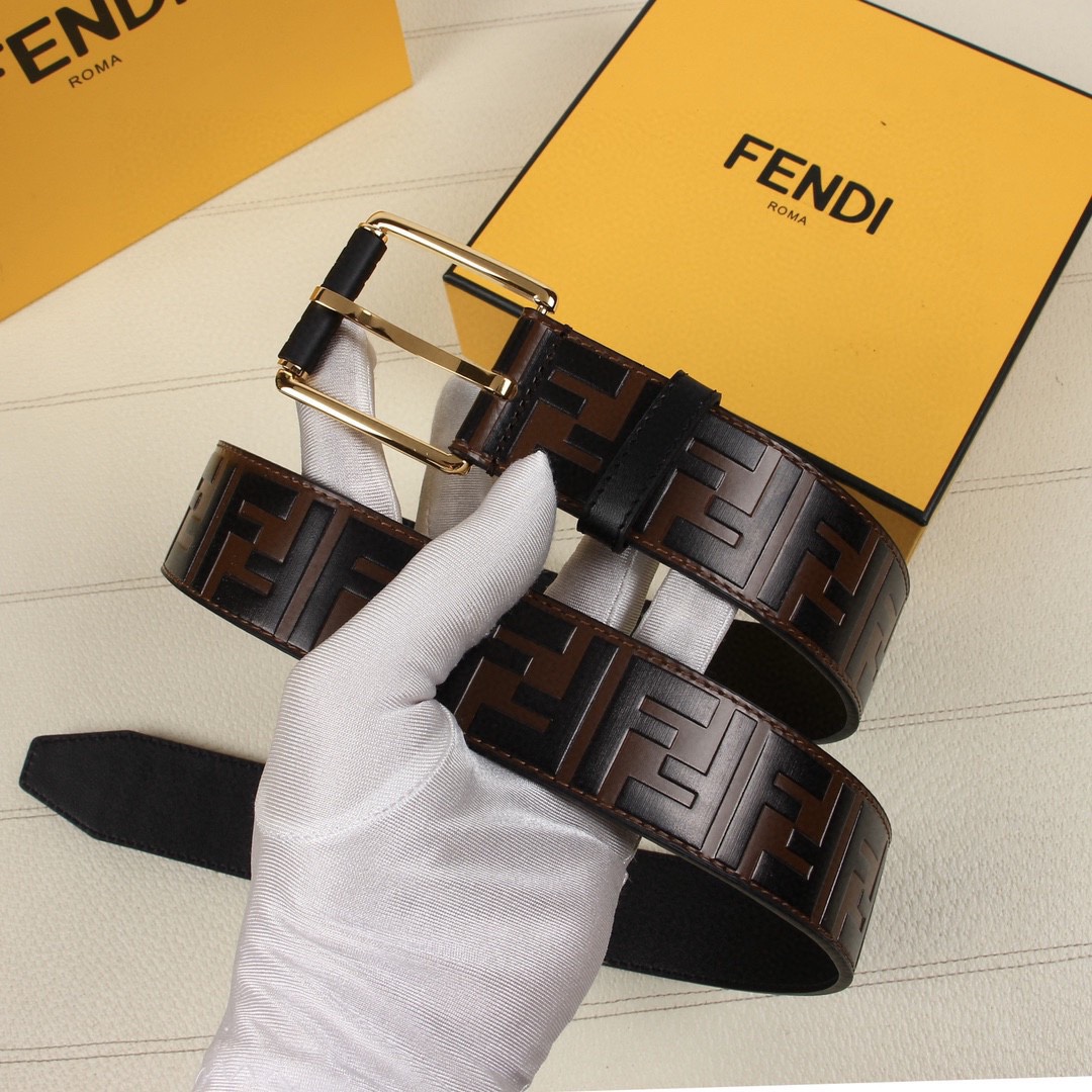 Fendi 五金做工精细 线条流畅 表面光滑 𝐙𝐏电镀工艺 香港通关【𝐇𝐀𝐀𝐒】 进口皮料
