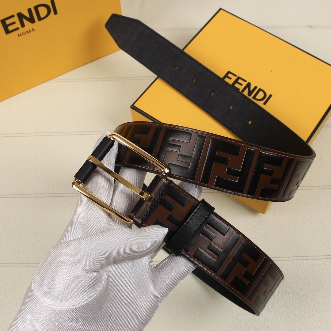 Fendi 五金做工精细 线条流畅 表面光滑 𝐙𝐏电镀工艺 香港通关【𝐇𝐀𝐀𝐒】 进口皮料
