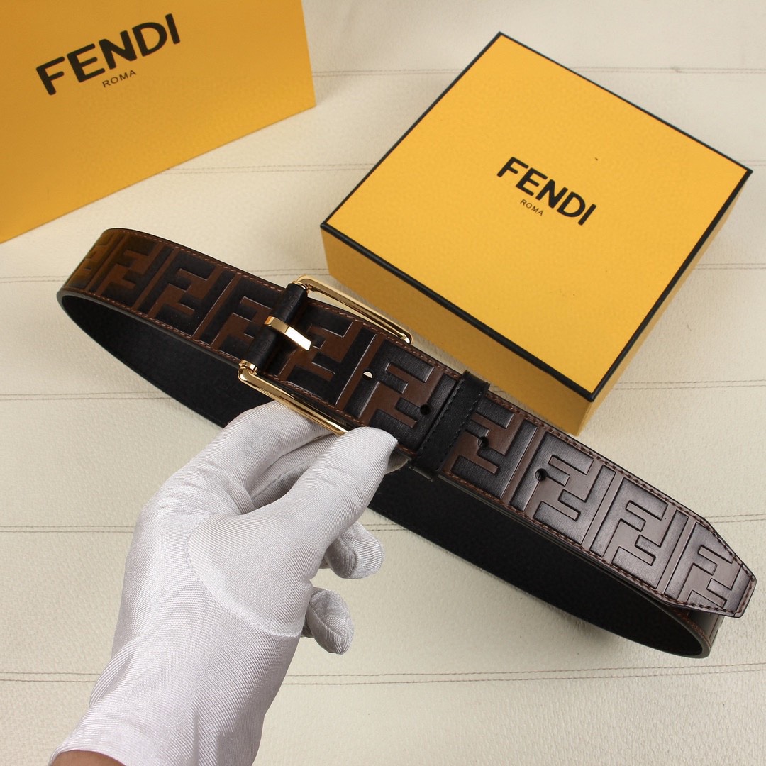 Fendi 五金做工精细 线条流畅 表面光滑 𝐙𝐏电镀工艺 香港通关【𝐇𝐀𝐀𝐒】 进口皮料