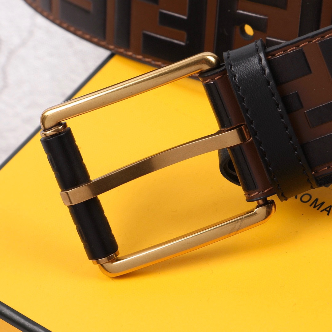 Fendi 五金做工精细 线条流畅 表面光滑 𝐙𝐏电镀工艺 香港通关【𝐇𝐀𝐀𝐒】 进口皮料