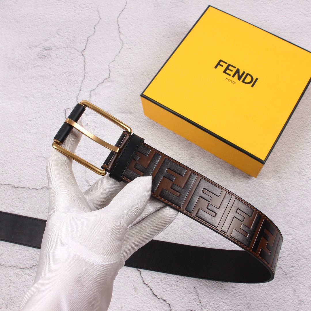 Fendi 五金做工精细 线条流畅 表面光滑 𝐙𝐏电镀工艺 香港通关【𝐇𝐀𝐀𝐒】 进口皮料