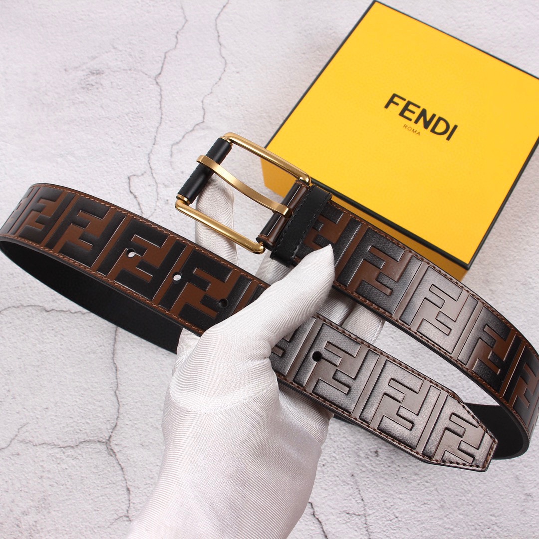 Fendi 五金做工精细 线条流畅 表面光滑 𝐙𝐏电镀工艺 香港通关【𝐇𝐀𝐀𝐒】 进口皮料