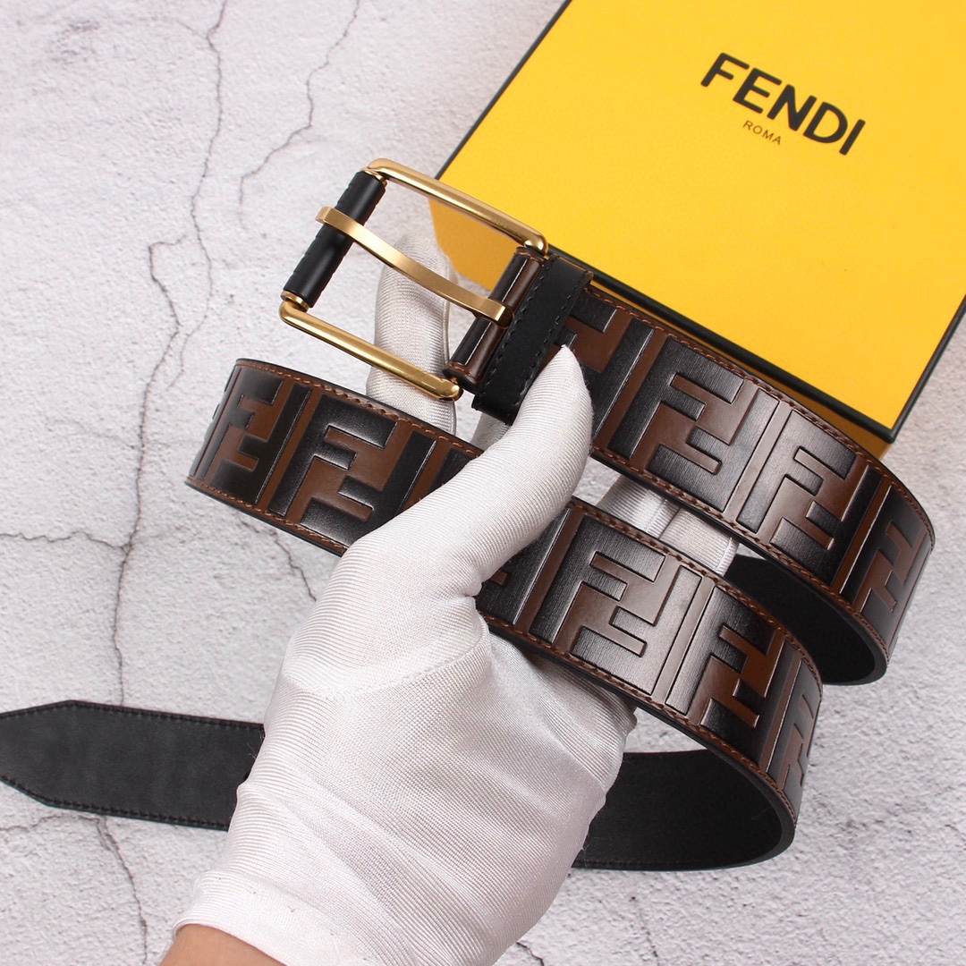 Fendi 五金做工精细 线条流畅 表面光滑 𝐙𝐏电镀工艺 香港通关【𝐇𝐀𝐀𝐒】 进口皮料