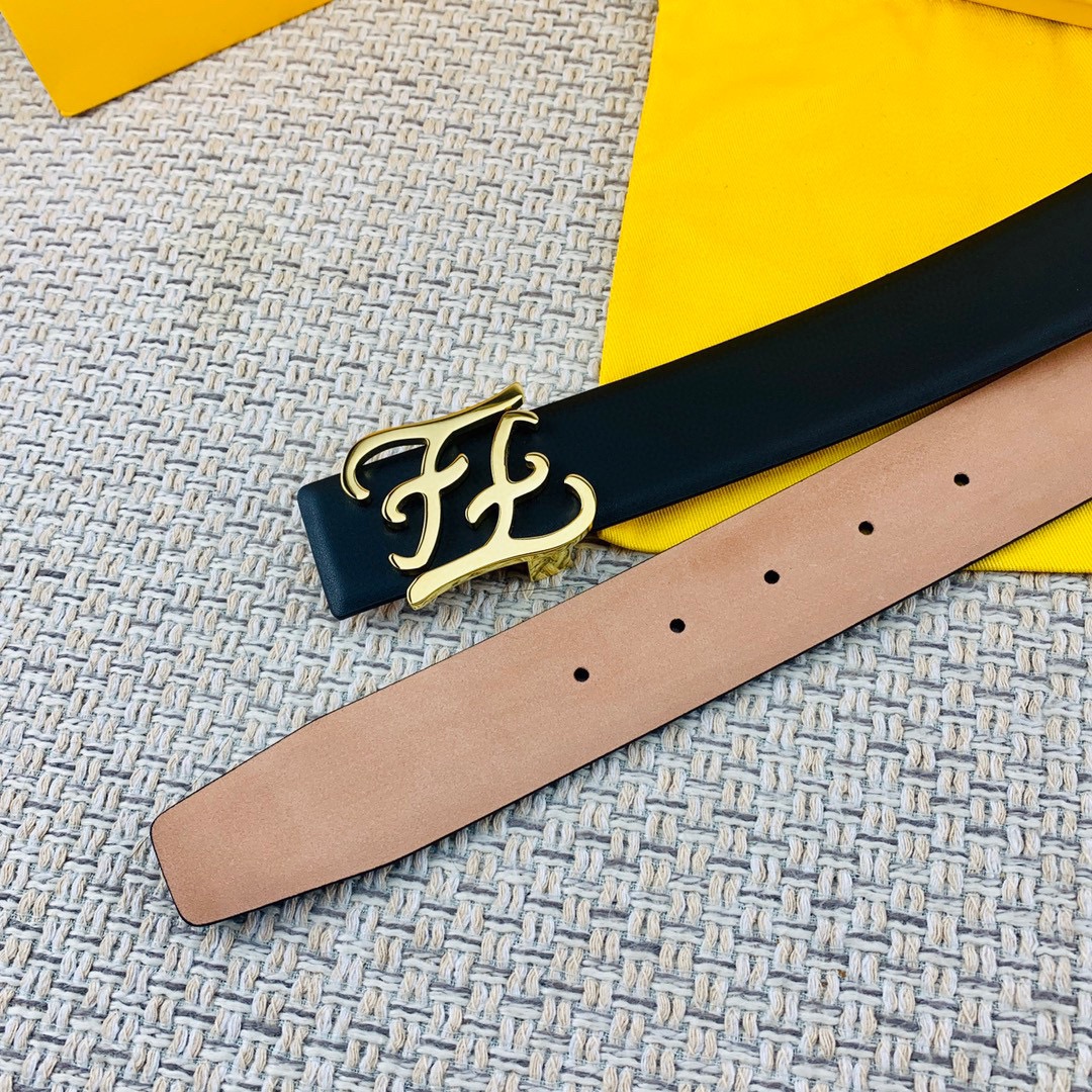 Fendi 五金做工精细 线条流畅 表面光滑 𝐙𝐏电镀工艺 香港通关【𝐇𝐀𝐀𝐒】 进口皮料