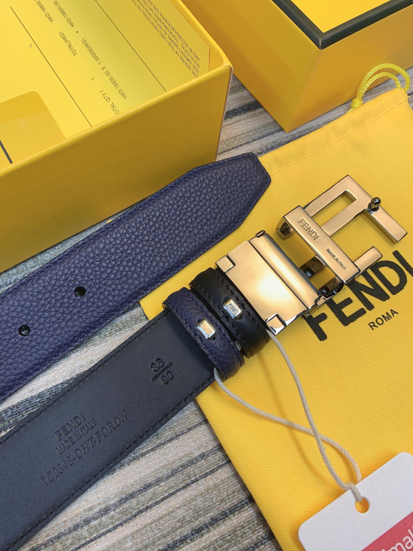Fendi 双面可用可转动扣。荔枝纹蓝加黑平纹底 双F字母转动板扣 𝟑.𝟓𝐜𝐦