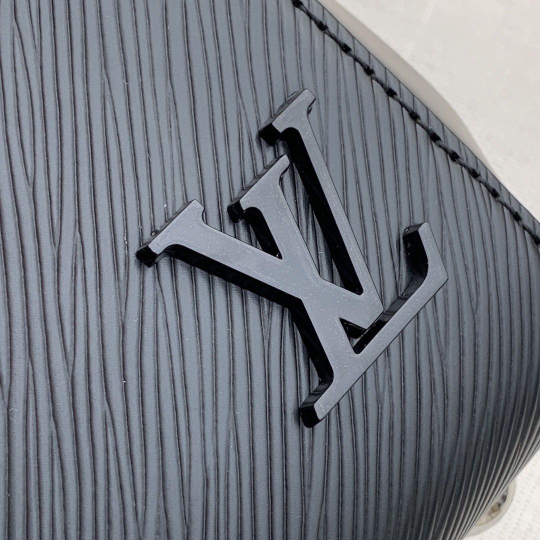 Louis Vuitton LV Cluny BB Epi 皮革手提包 M59134黑色