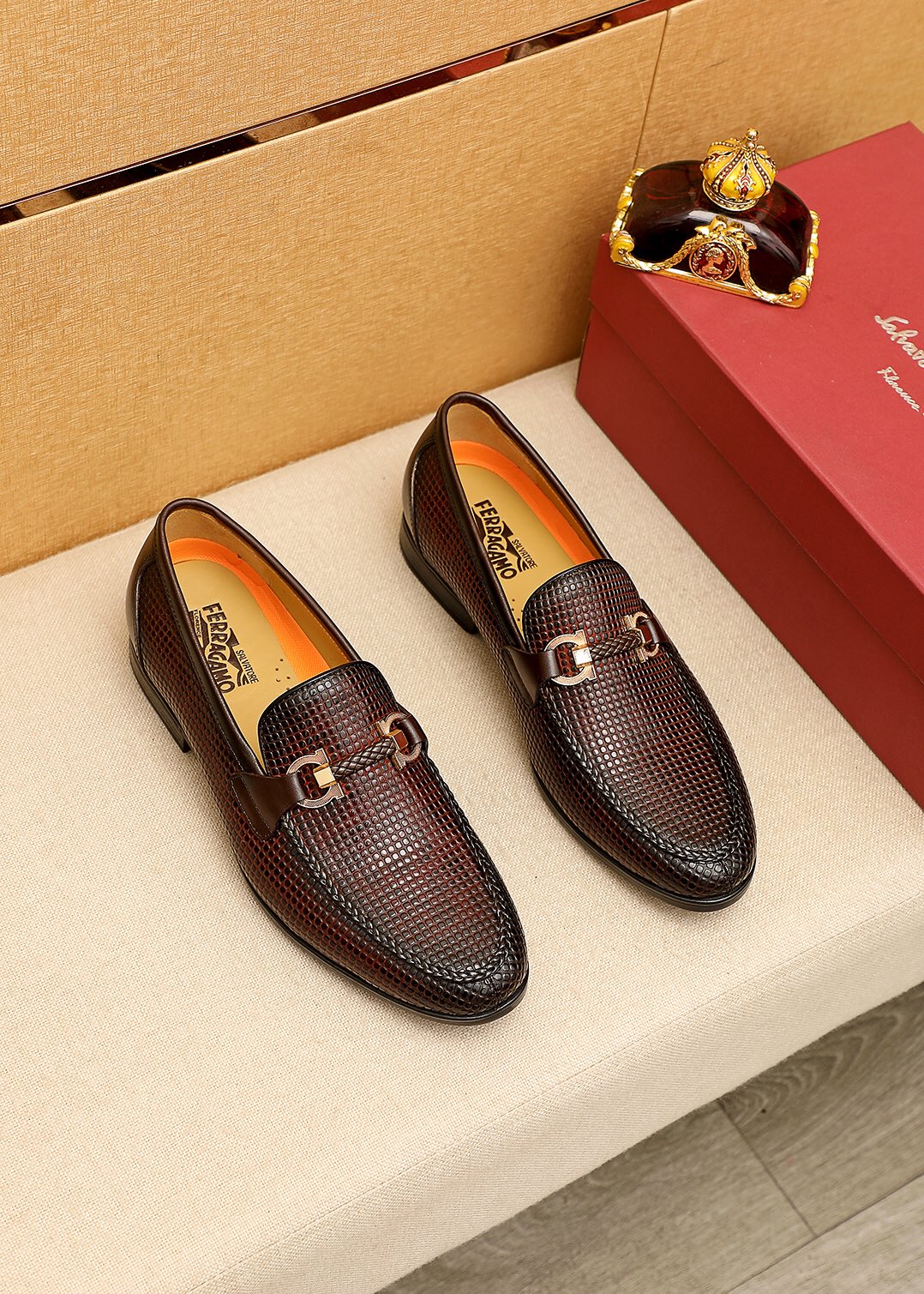 J0  Ferragamo「 菲拉格慕」休闲皮鞋正码