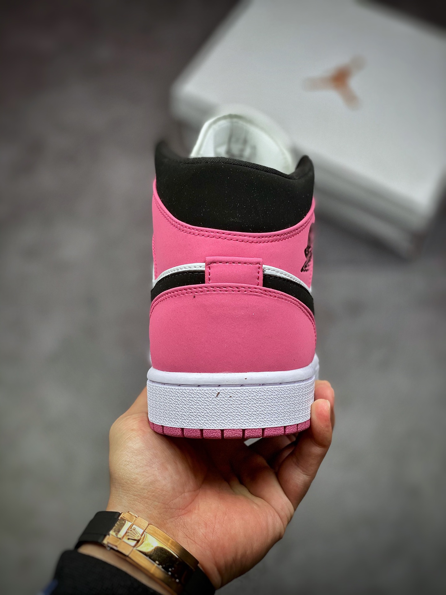 240 Air Jordan 1 Mid AJ中帮篮球鞋 白粉黑勾 DC7267-500