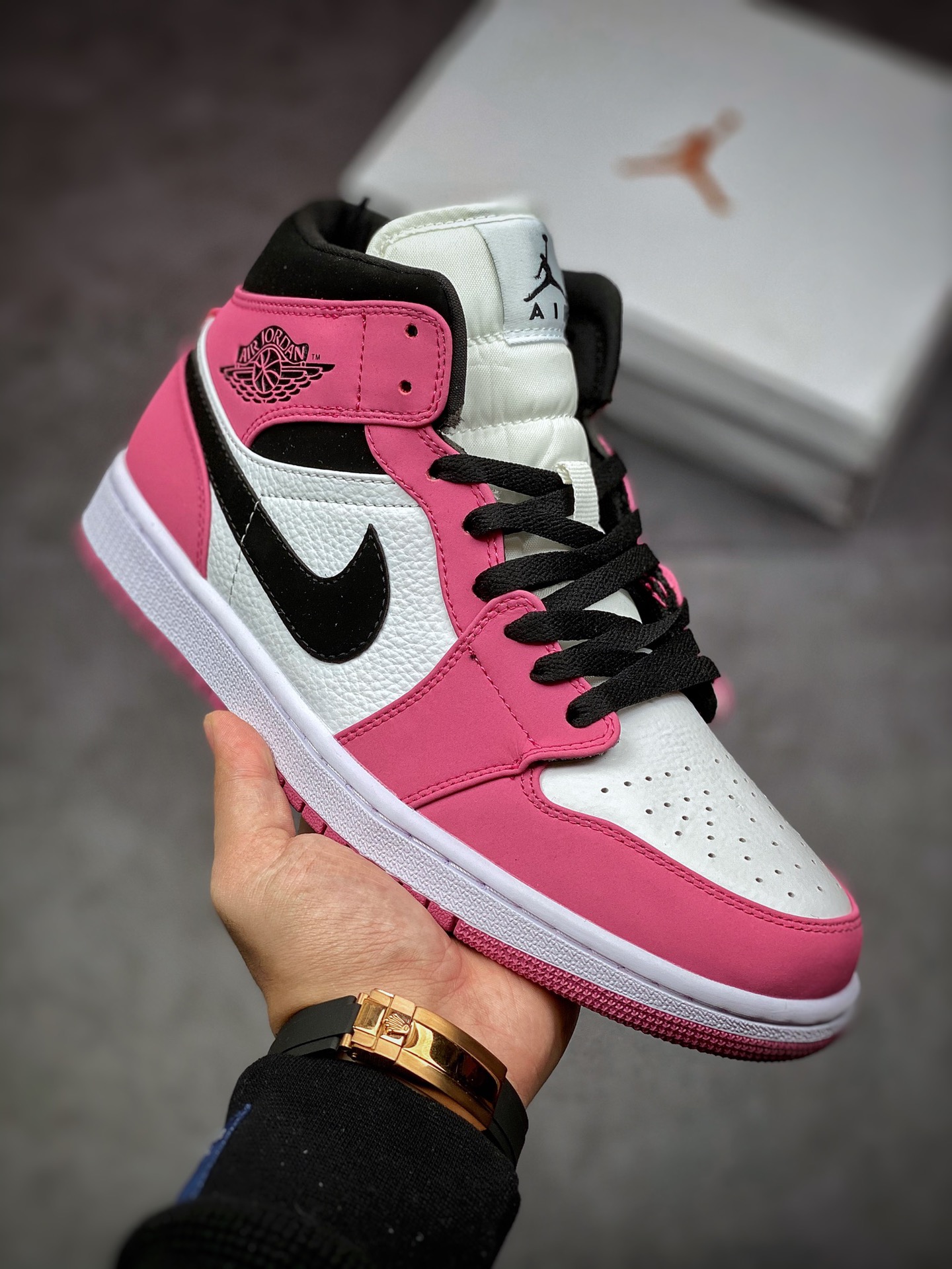 240 Air Jordan 1 Mid AJ中帮篮球鞋 白粉黑勾 DC7267-500